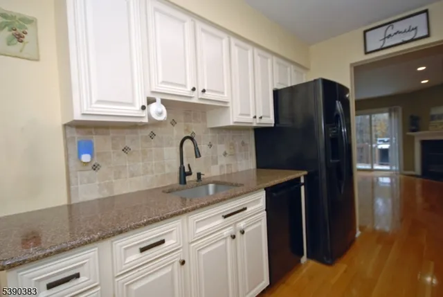 $599,900 | 16 Iroquois Trail, Somerville, NJ 08876