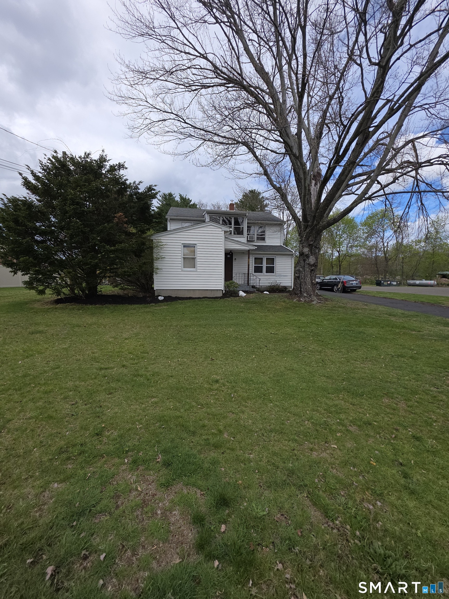 305 Redstone Hill Road Bristol, CT 06010 - Photo 2 of 23