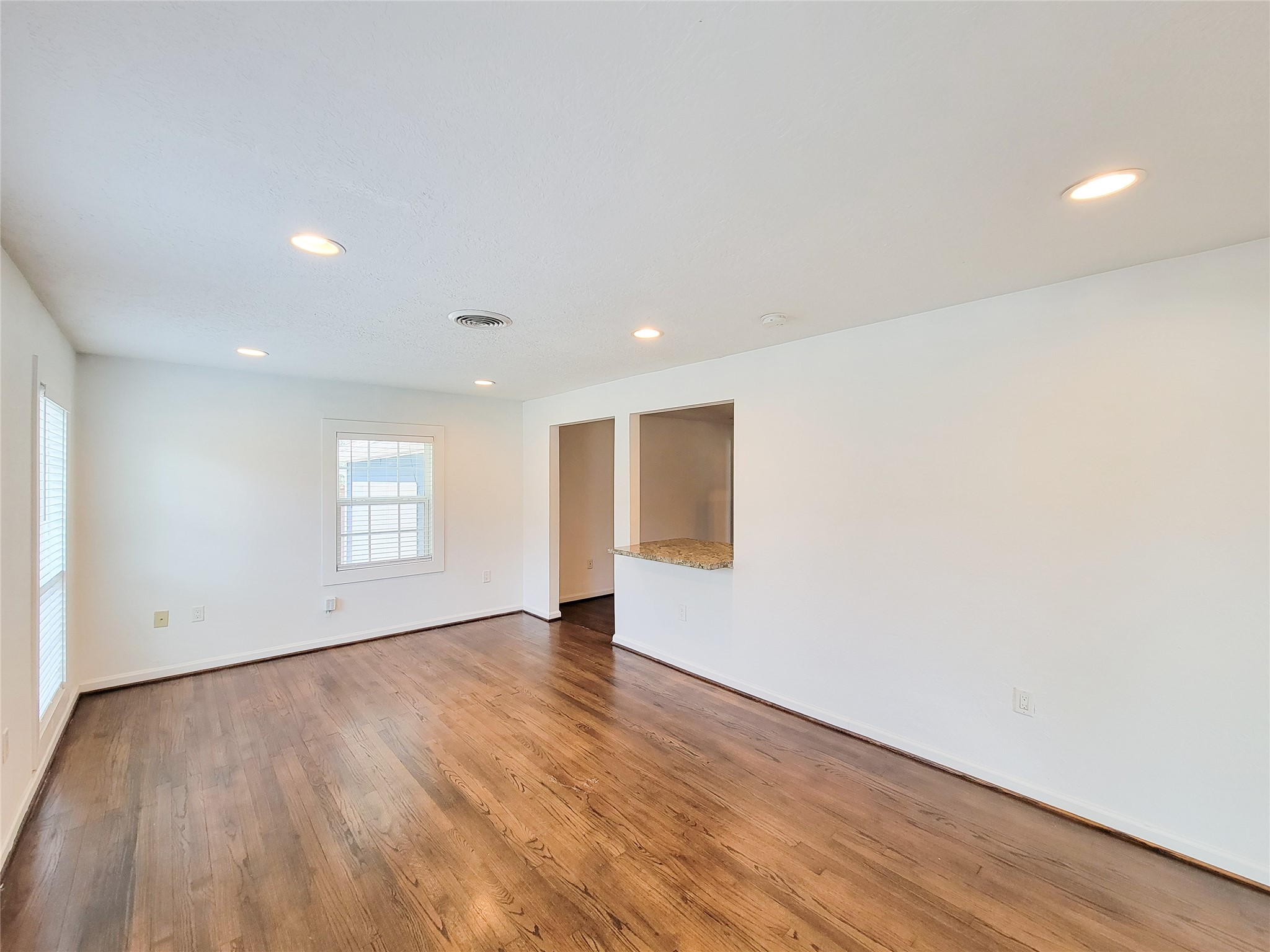 728 East 13th Street Houston, TX 77008 - Photo 6 of 26