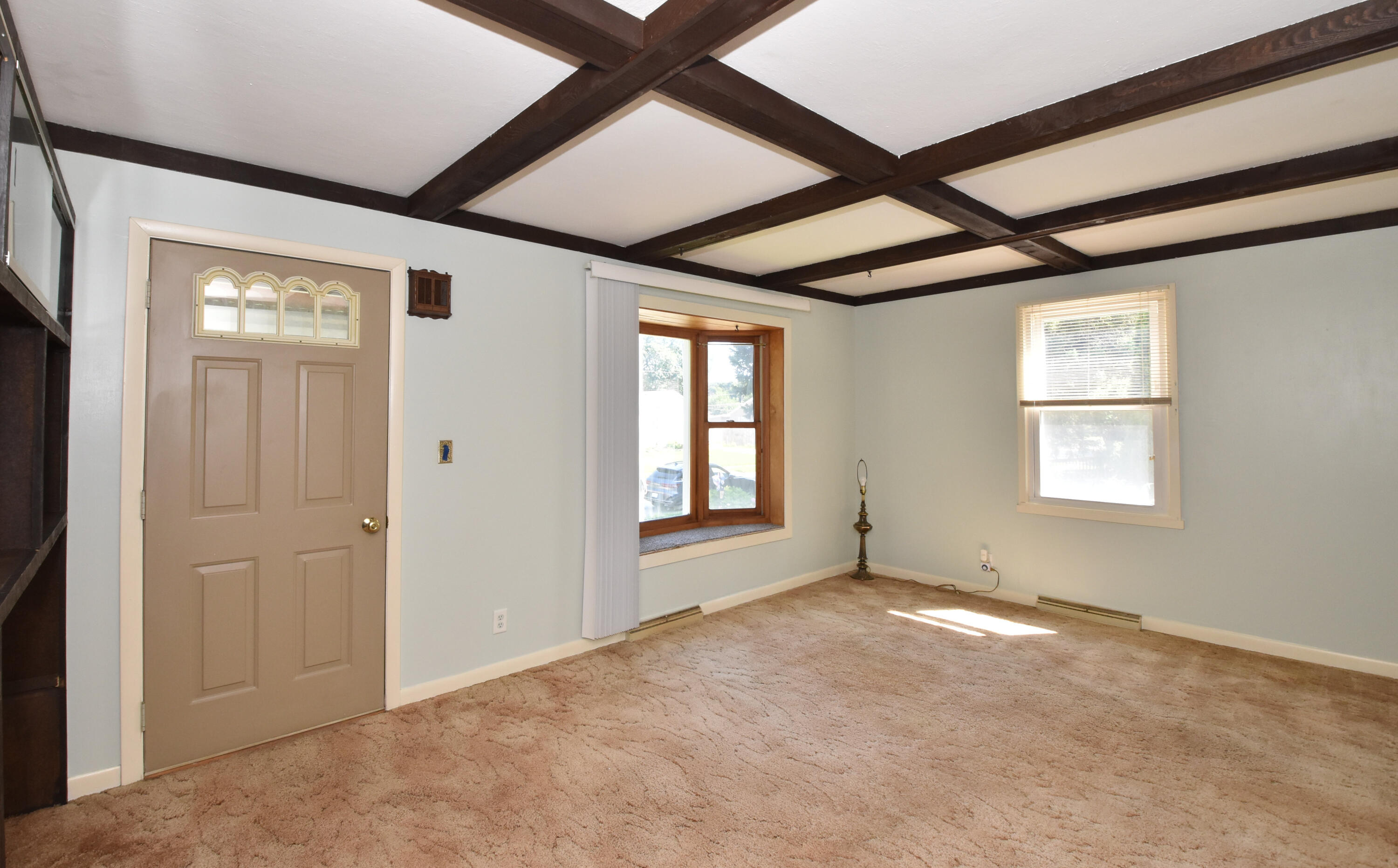 206 Belmont Avenue Racine, WI 53405 - Photo 9 of 42 Living Room