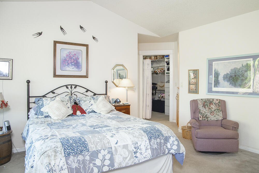 165 Hogan Road Jacksonville, OR 97530 - Photo 15 of 56 15