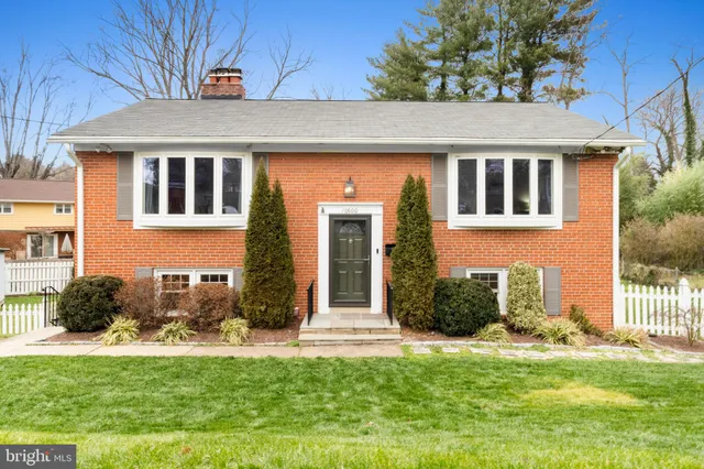 $795,000 | 10600 Springmann Drive, Fairfax, VA 22030