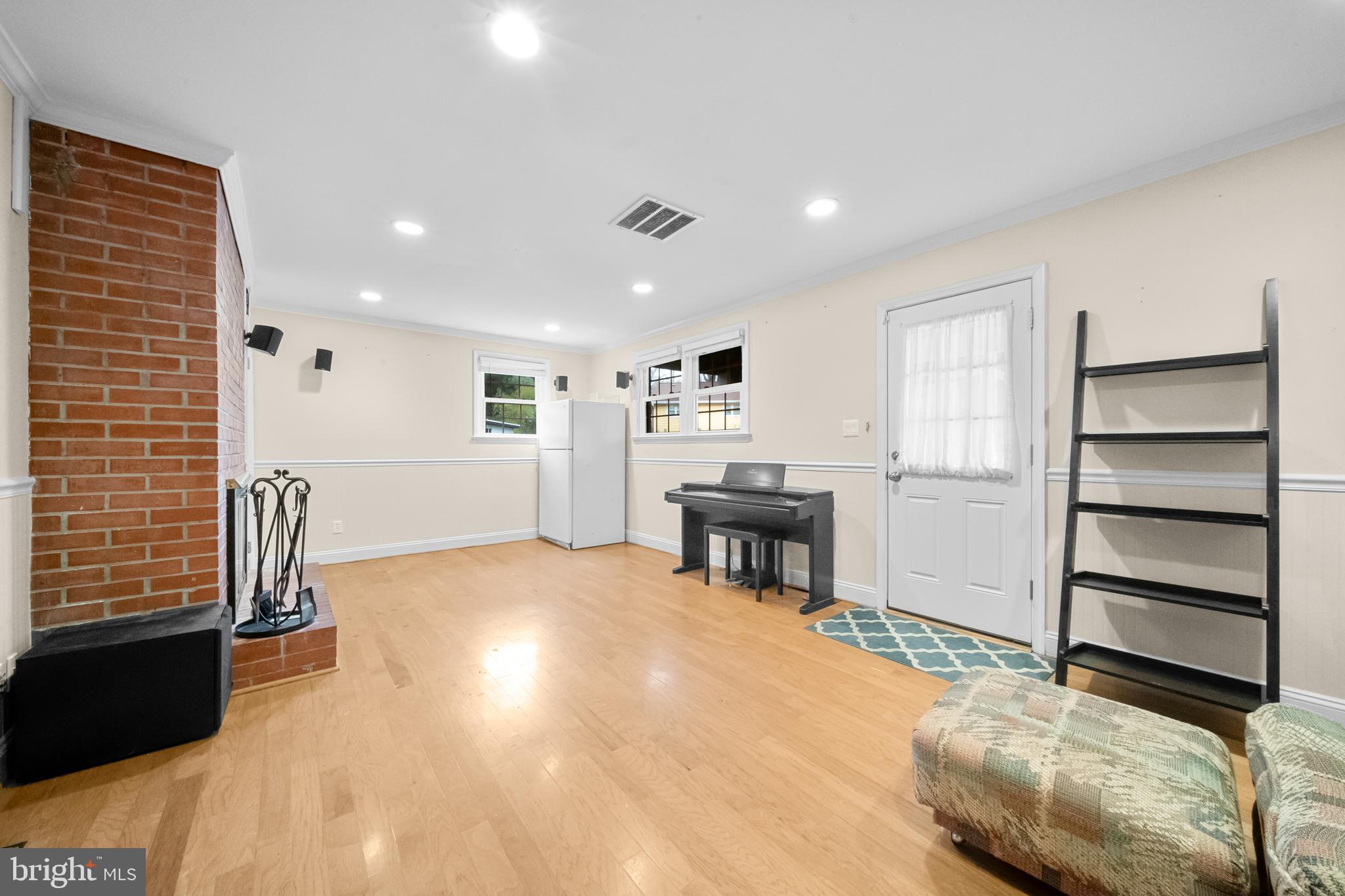 10600 Springmann Drive Fairfax, VA 22030 - Photo 44 of 78 a view of a livingroom with furniture and windows