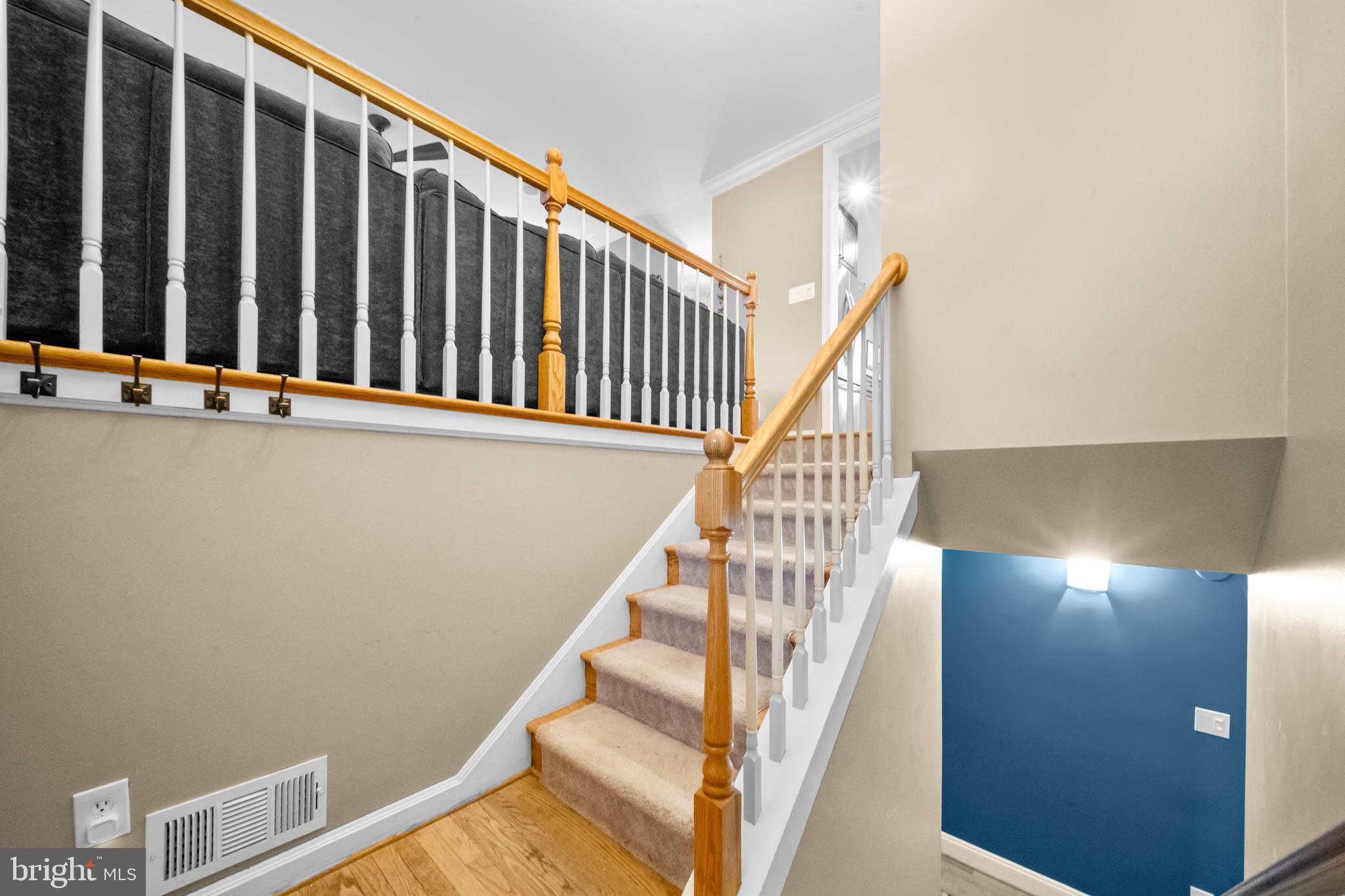 10600 Springmann Drive Fairfax, VA 22030 - Photo 6 of 78 a view of entryway