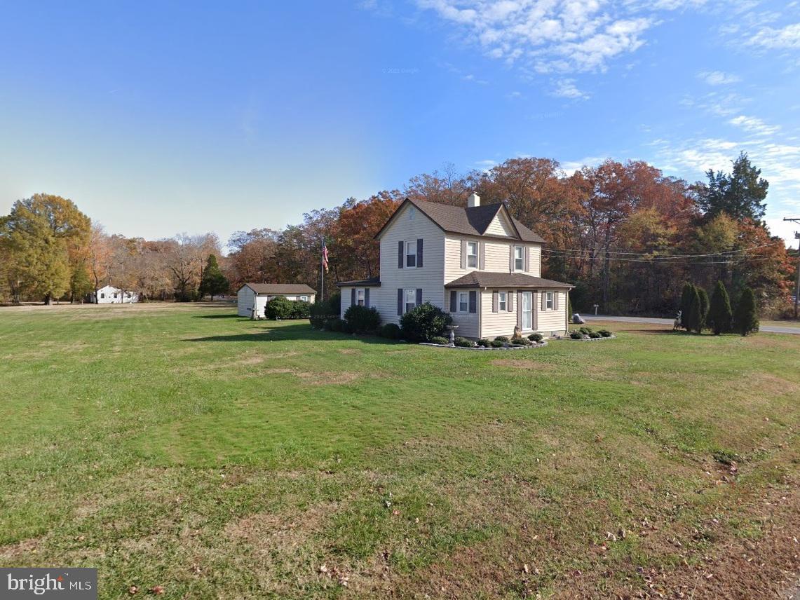 3BR 1FB colonial