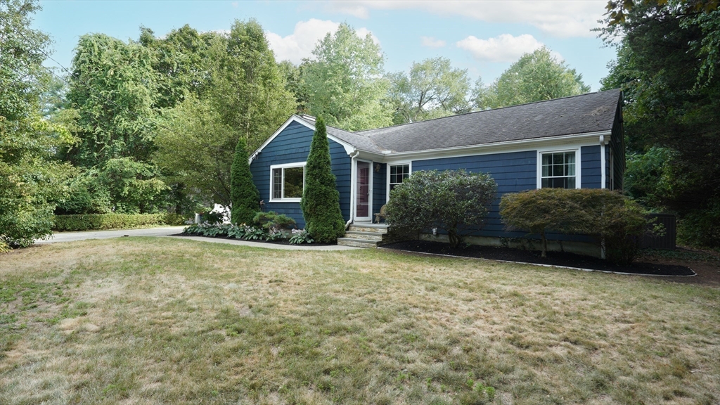 463 Ledge Road Seekonk, MA 02771 - Photo 6 of 40 Gallery Image 6