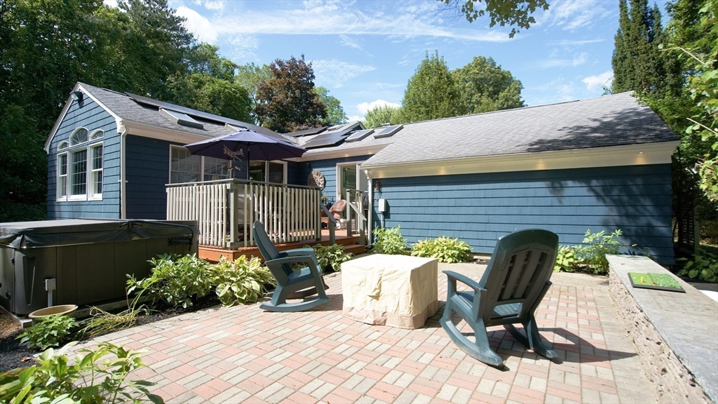 463 Ledge Road Seekonk, MA 02771 - Photo 7 of 40 Gallery Image 7
