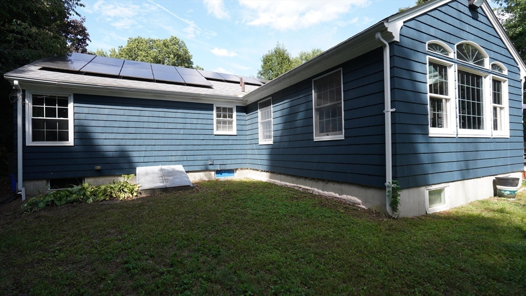463 Ledge Road Seekonk, MA 02771 - Photo 8 of 40 Gallery Image 8