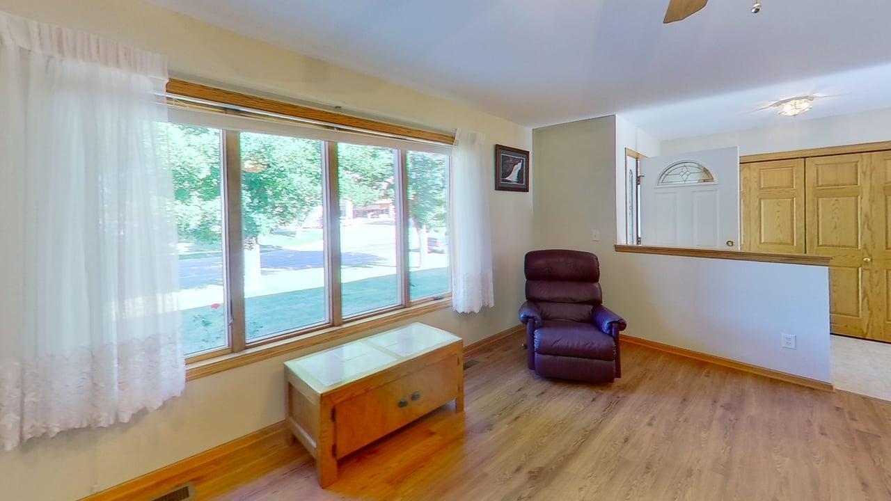 401 South Bruce Street Marshall, MN 56258 - Photo 10 of 45