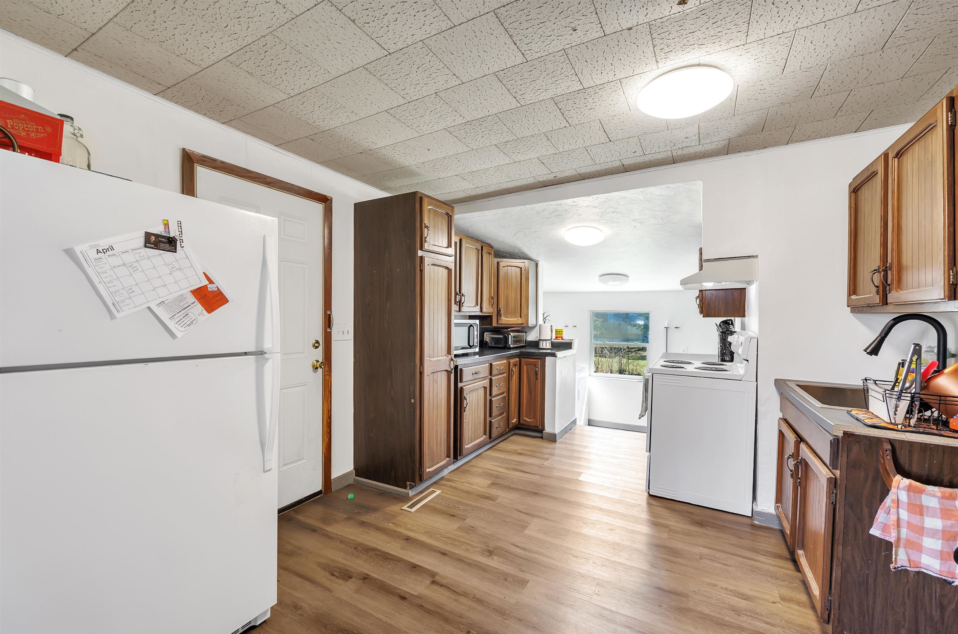 130 Summit Street Pulaski, WI 54162 - Photo 2 of 26