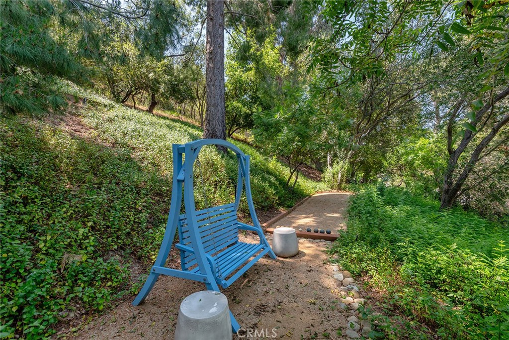 15946 Woodvale Road Encino, CA 91436 - Photo 44 of 51