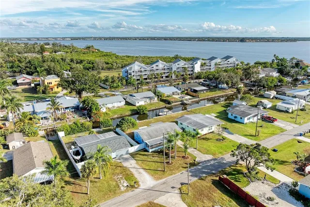 $369,900 | 616 Palm Avenue, Ellenton, FL 34222