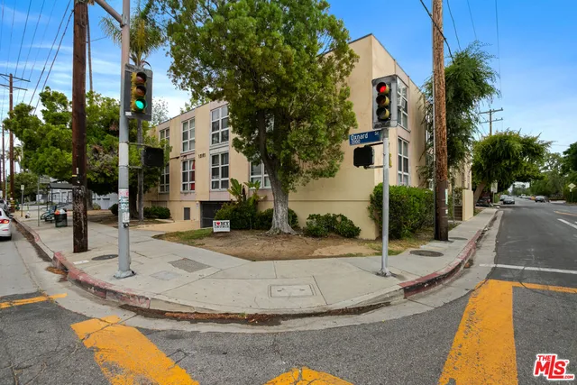 a view of a house with outdoor space