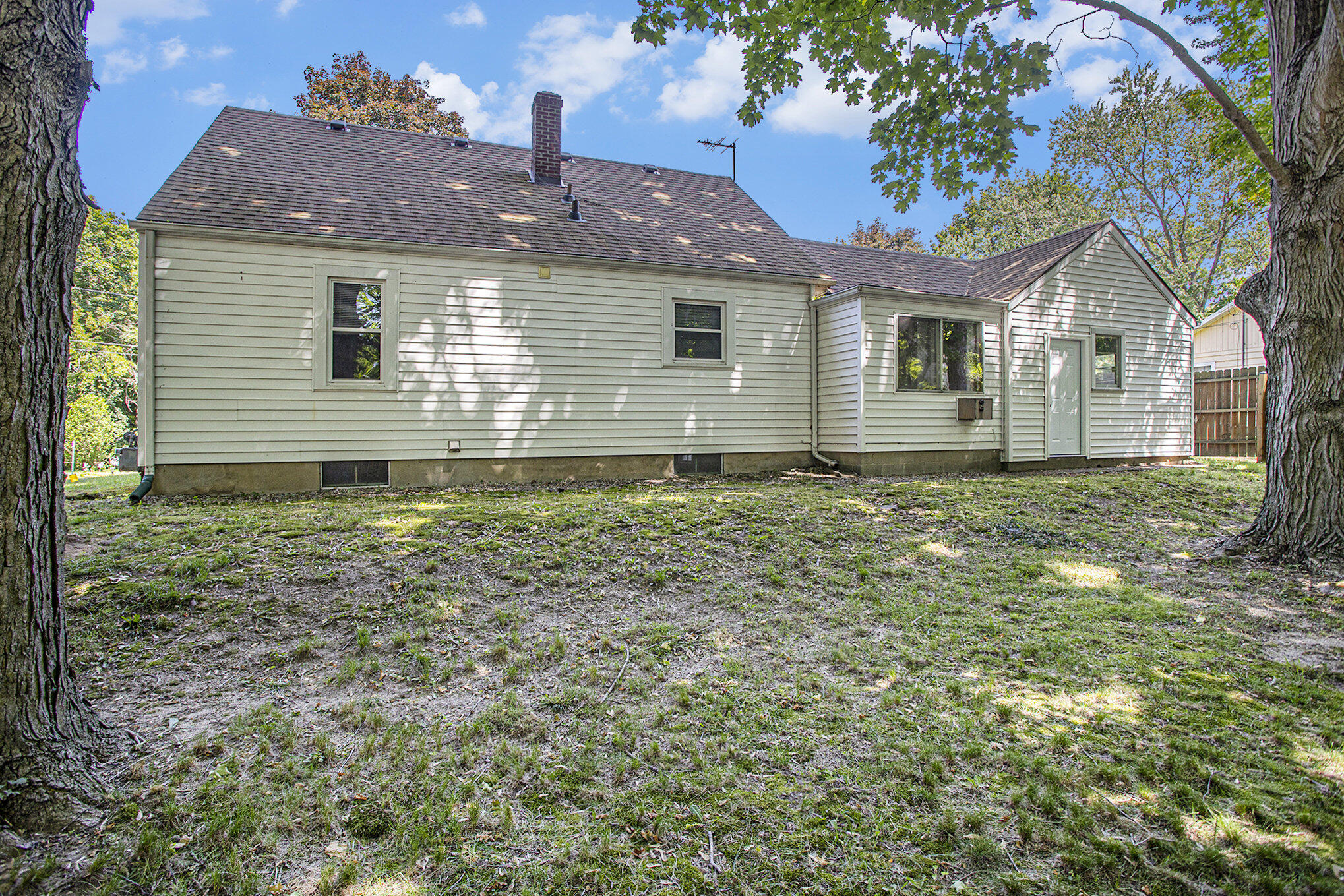 515 Maple Ridge Albion, MI 49224 - Photo 19 of 24 020_515_maple_ridge_albion_mi_49224_34_o