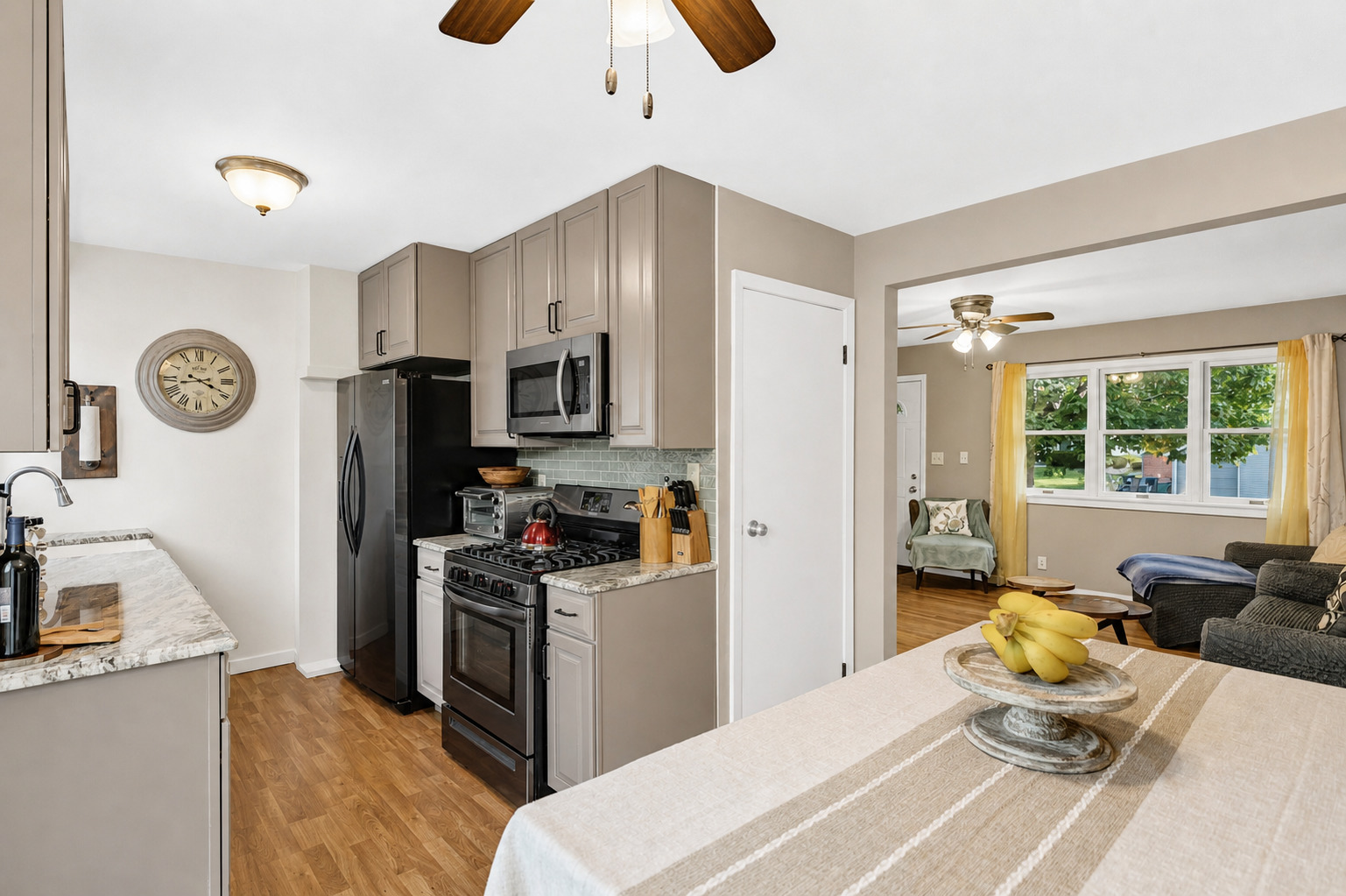 532 Webster Street Batavia, IL 60510 - Photo 7 of 39