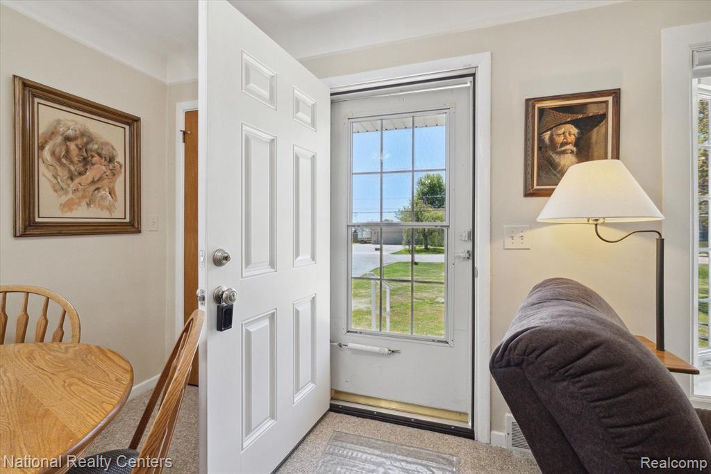 124 Wabash Road Rochester Hills, MI 48307 - Photo 8 of 33