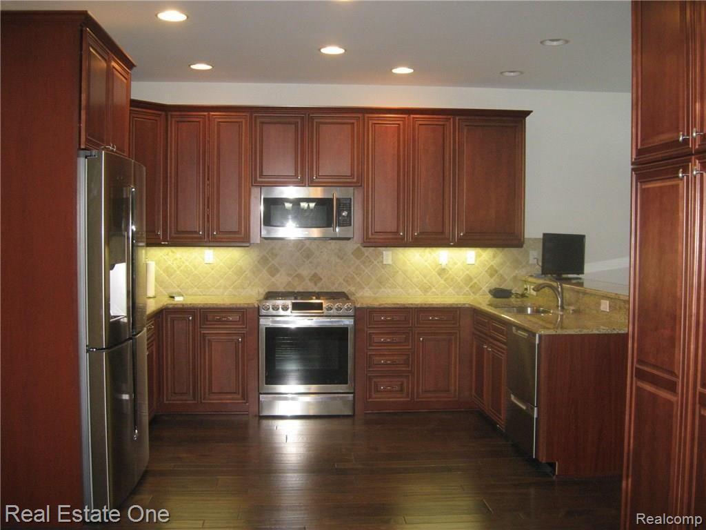 24797 Reeds Pointe Drive Novi, MI 48374 - Photo 16 of 41