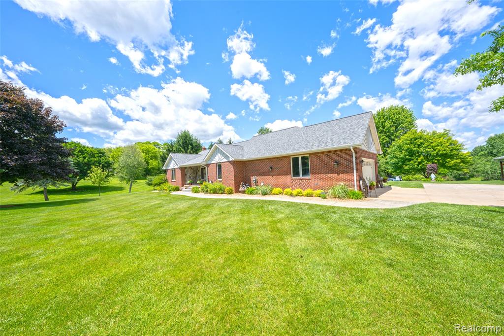 5233 Crawford Road Dryden, MI 48428 - Photo 8 of 95