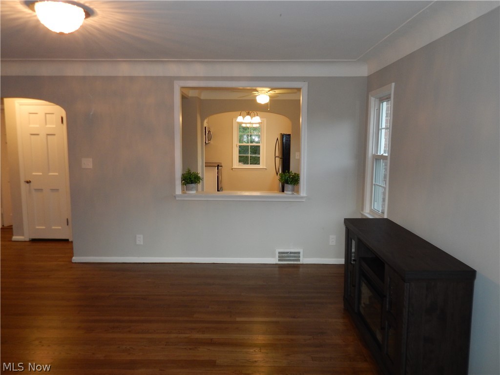 3527 Cummings Road Cleveland, OH 44118 - Photo 9 of 25