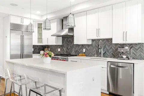 $1,100,000 | 891 East 1st Street, Unit 4, Boston, MA 02127