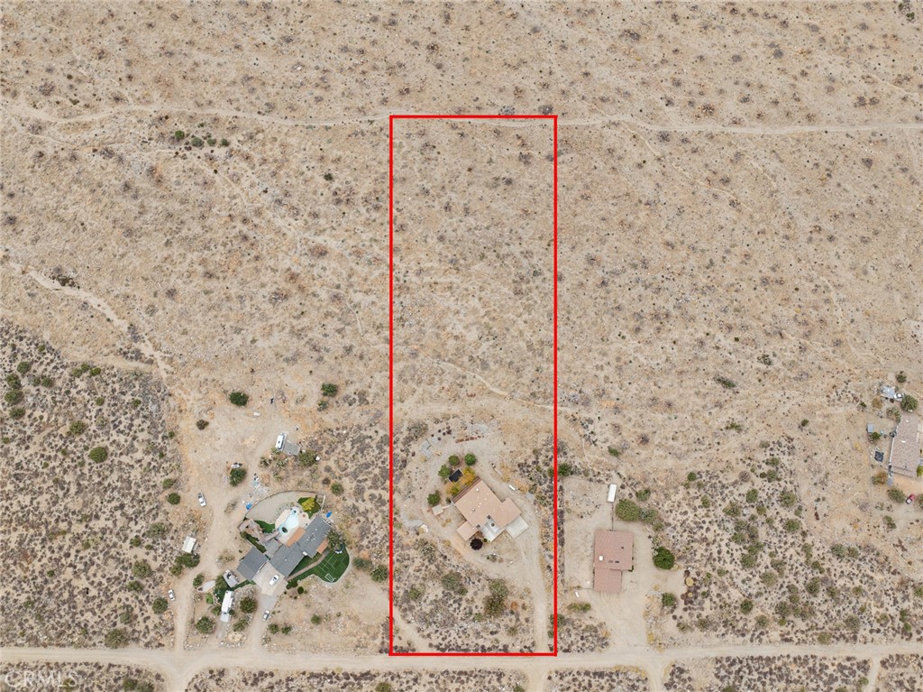 10160 Pineview Road Pinon Hills, CA 92372 - Photo 43 of 46 a bathroom with a shower and a mirror