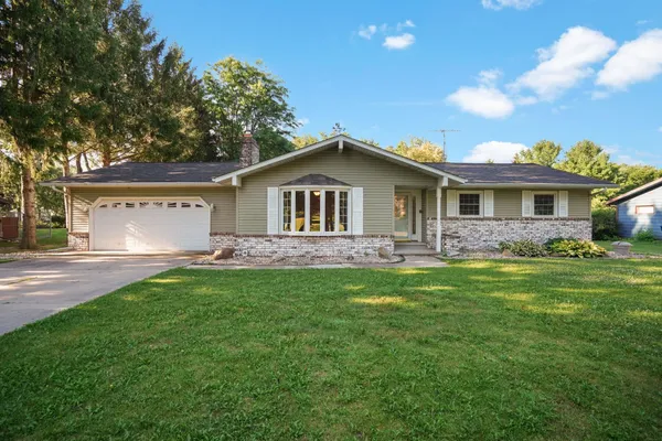 $350,000 | W8777 Eagle Road, Beaver Dam, WI 53916