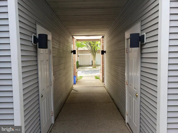 $2,500 | 18022 Royal Bonnet Circle, Montgomery Village, MD 20886