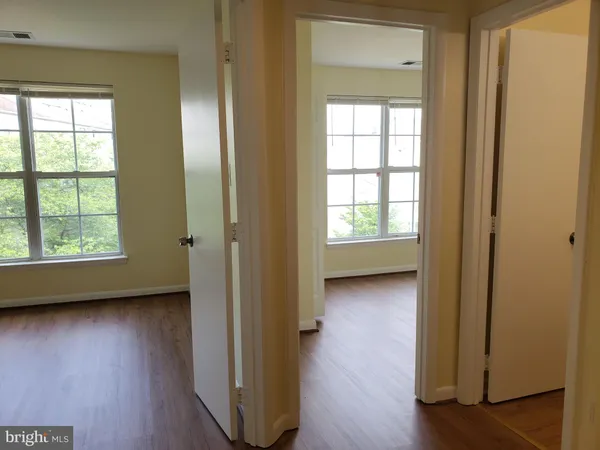 $2,500 | 18022 Royal Bonnet Circle, Montgomery Village, MD 20886