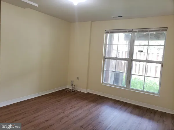 $2,500 | 18022 Royal Bonnet Circle, Montgomery Village, MD 20886
