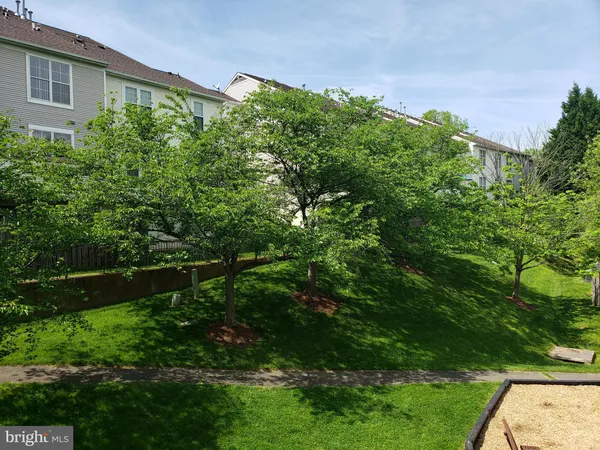 $2,500 | 18022 Royal Bonnet Circle, Montgomery Village, MD 20886