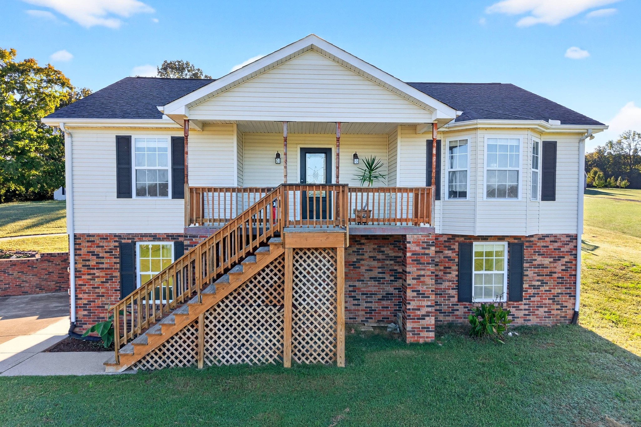 195 Long Road Charlotte, TN 37036 - Photo 1 of 41 Gallery Image 1