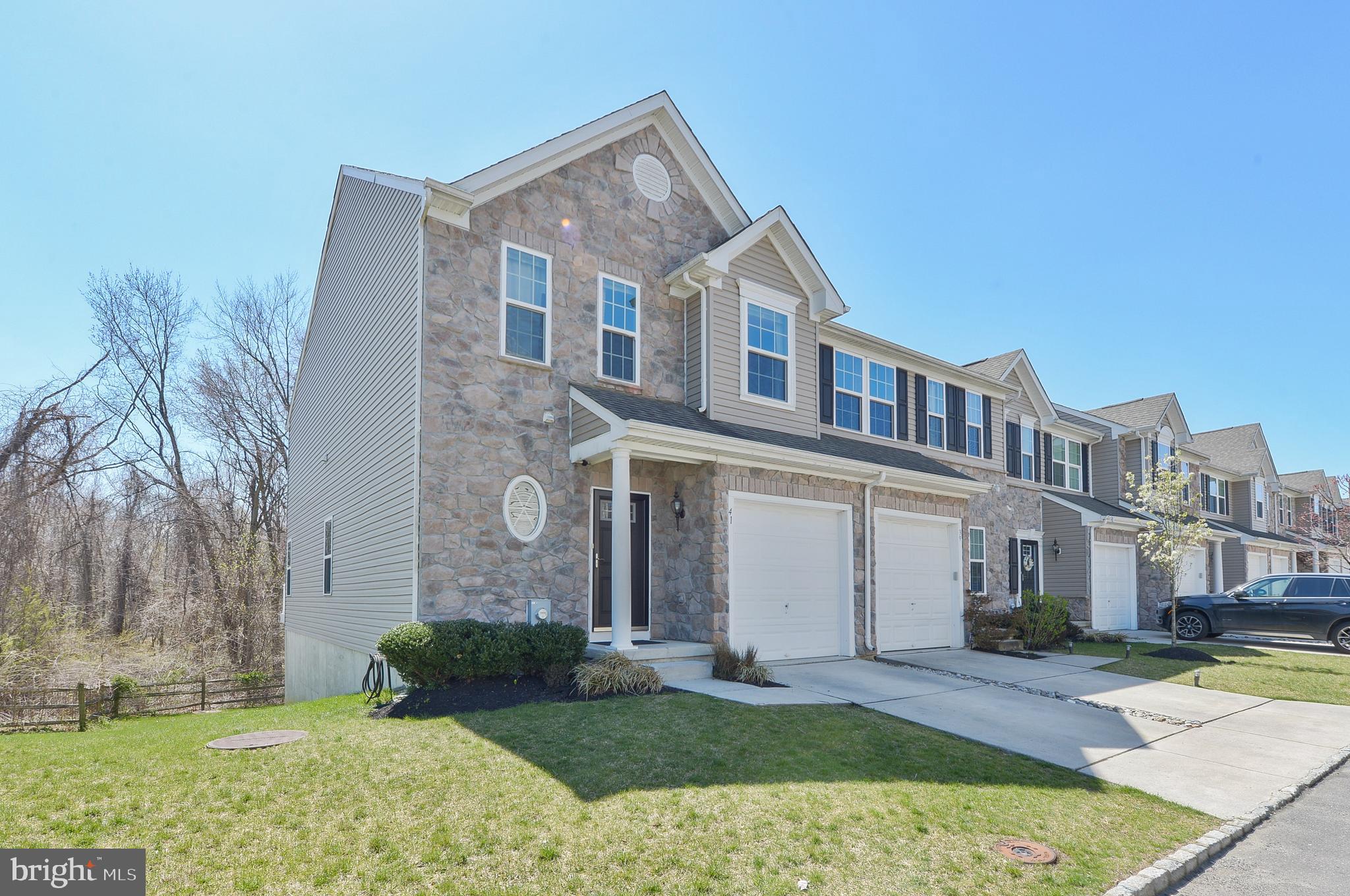 41 Franklin Circle Somerdale, NJ 08083 - Photo 2 of 34 Nice side yard