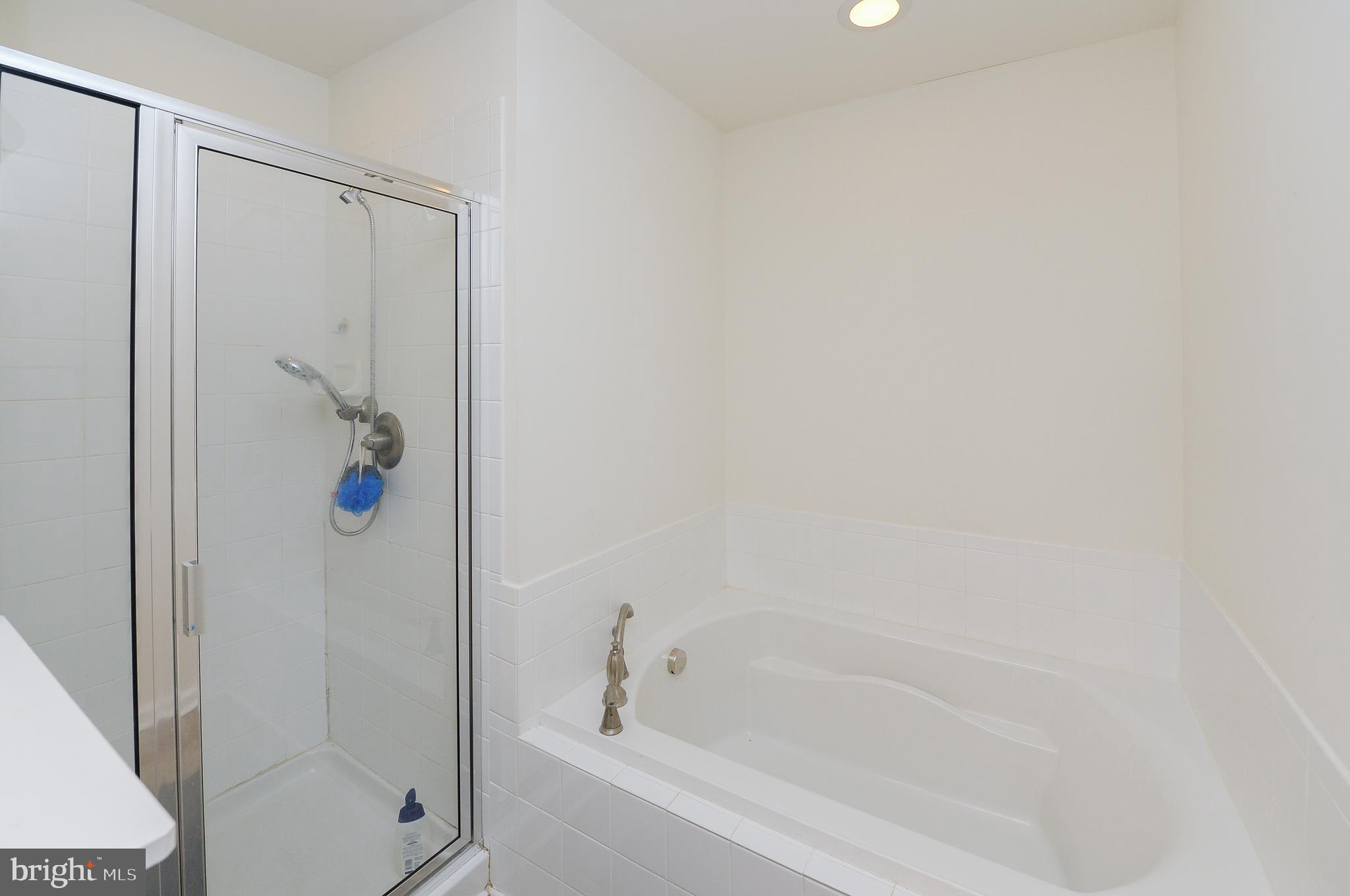 41 Franklin Circle Somerdale, NJ 08083 - Photo 25 of 34 Separate tub and shower