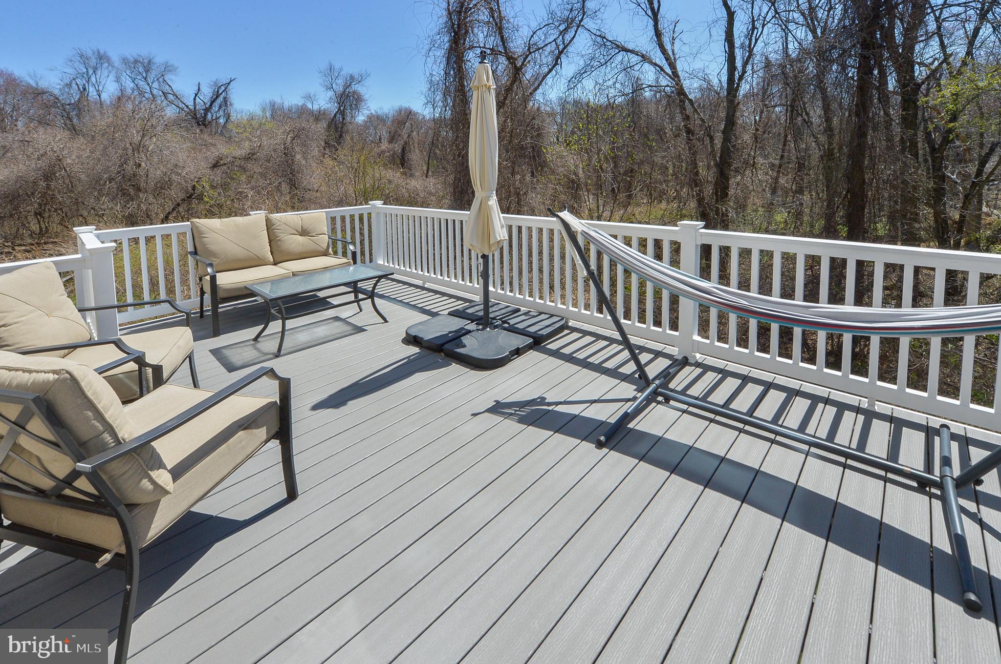 41 Franklin Circle Somerdale, NJ 08083 - Photo 3 of 34 Large upper Trex deck