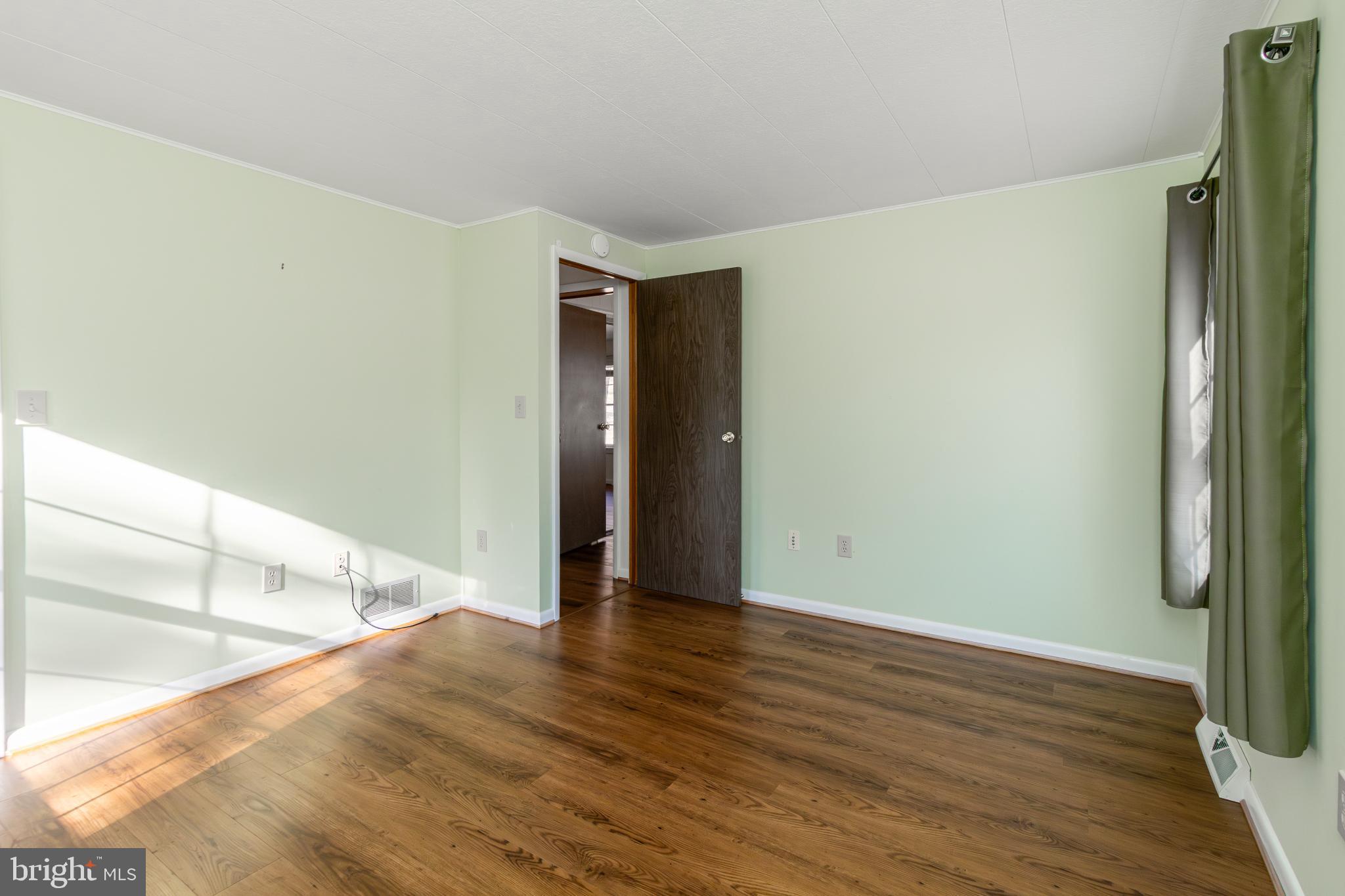 921 Palmer Road Fort Washington, MD 20744 - Photo 20 of 25 Bedroom 2 View 2