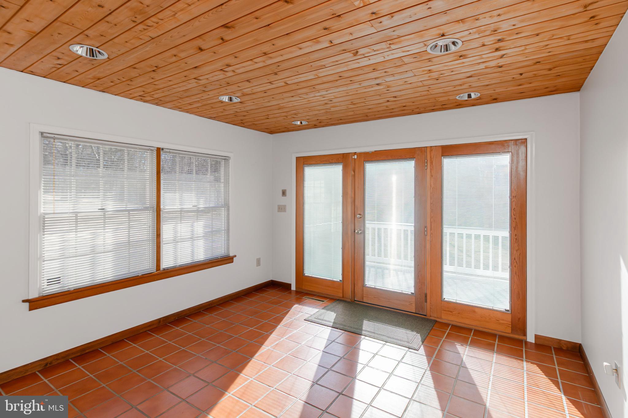921 Palmer Road Fort Washington, MD 20744 - Photo 9 of 25 Sun Room