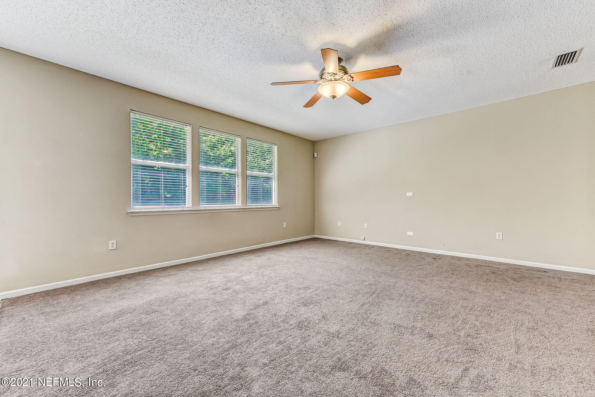 86592 Cartesian Pointe Drive Yulee, FL 32097 - Photo 7 of 40 13-web-or-mls-86592 Cartesian Pointe Dr