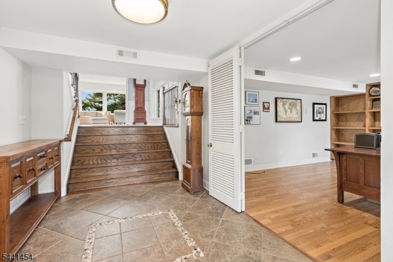 1179 Blazo Terrace Mountainside, NJ 07092 - Photo 2 of 41