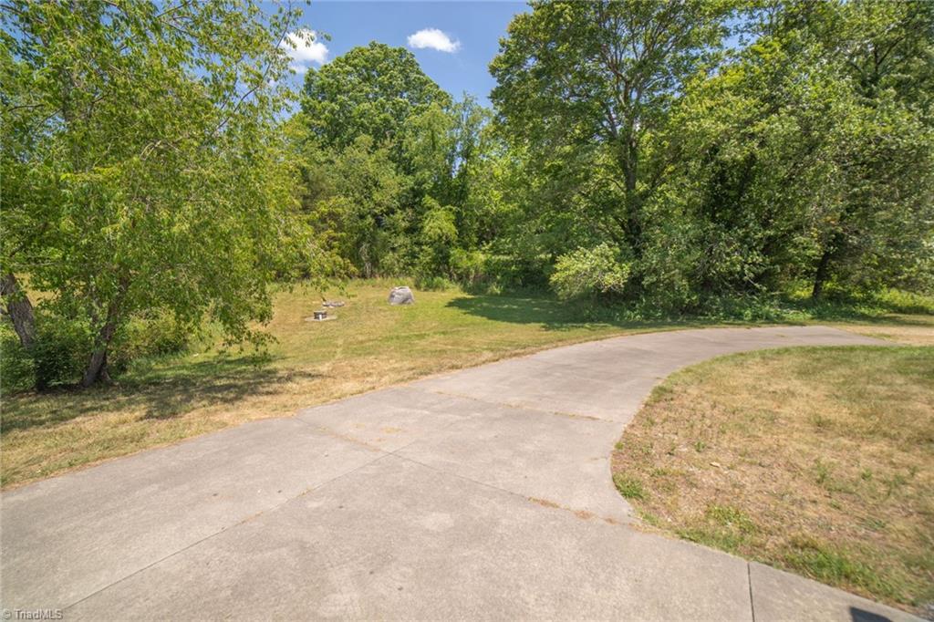 6439 Wilkes Yadkin Road Ronda, NC 28670 - Photo 6 of 32 Gallery Image 6