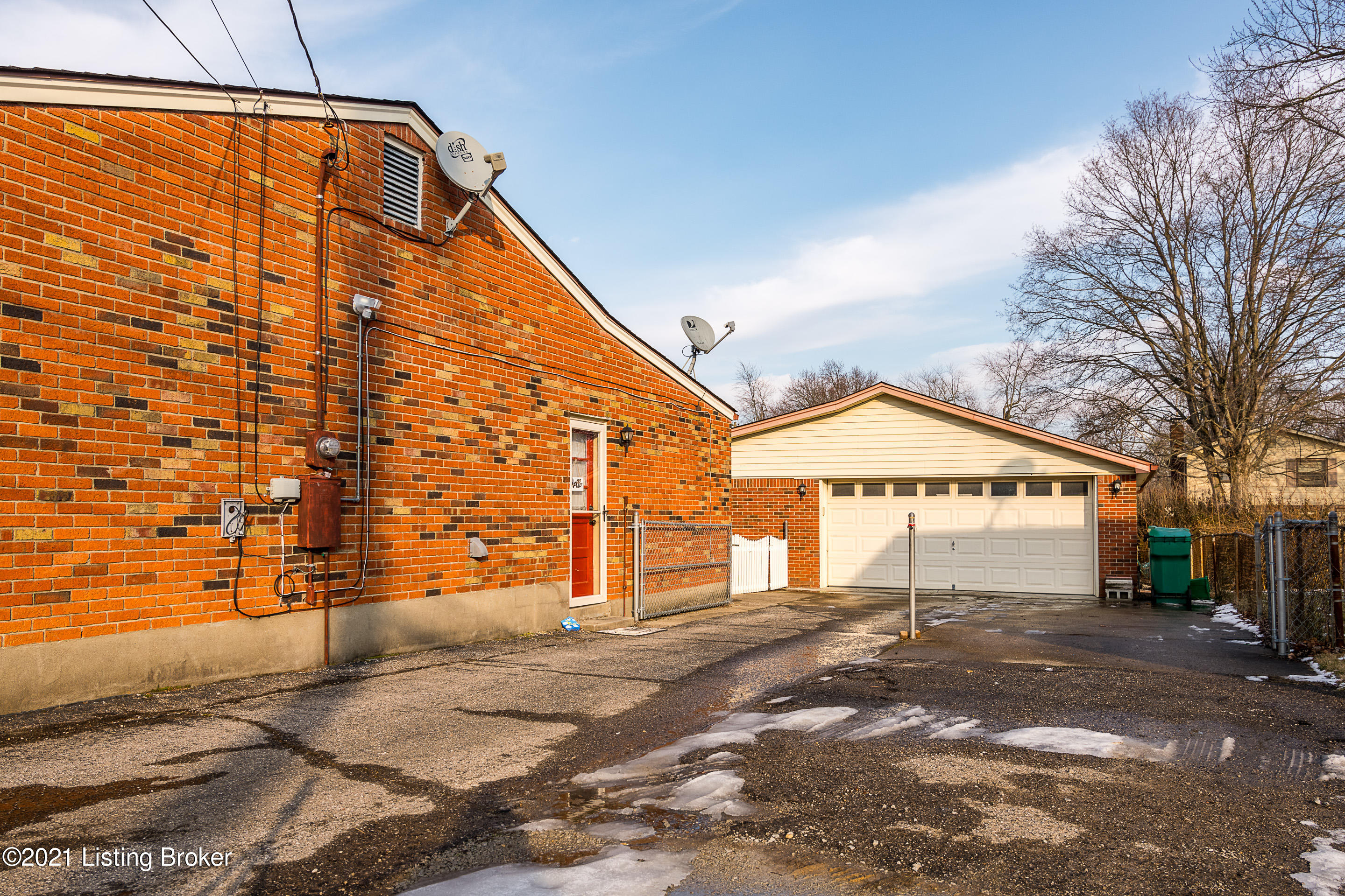9324 Fairground Road Louisville, KY 40291 - Photo 5 of 39 DHI-35