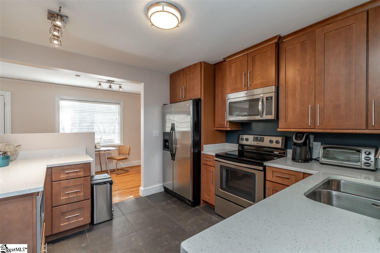 330 Grove Road Greenville, SC 29605 - Photo 7 of 26