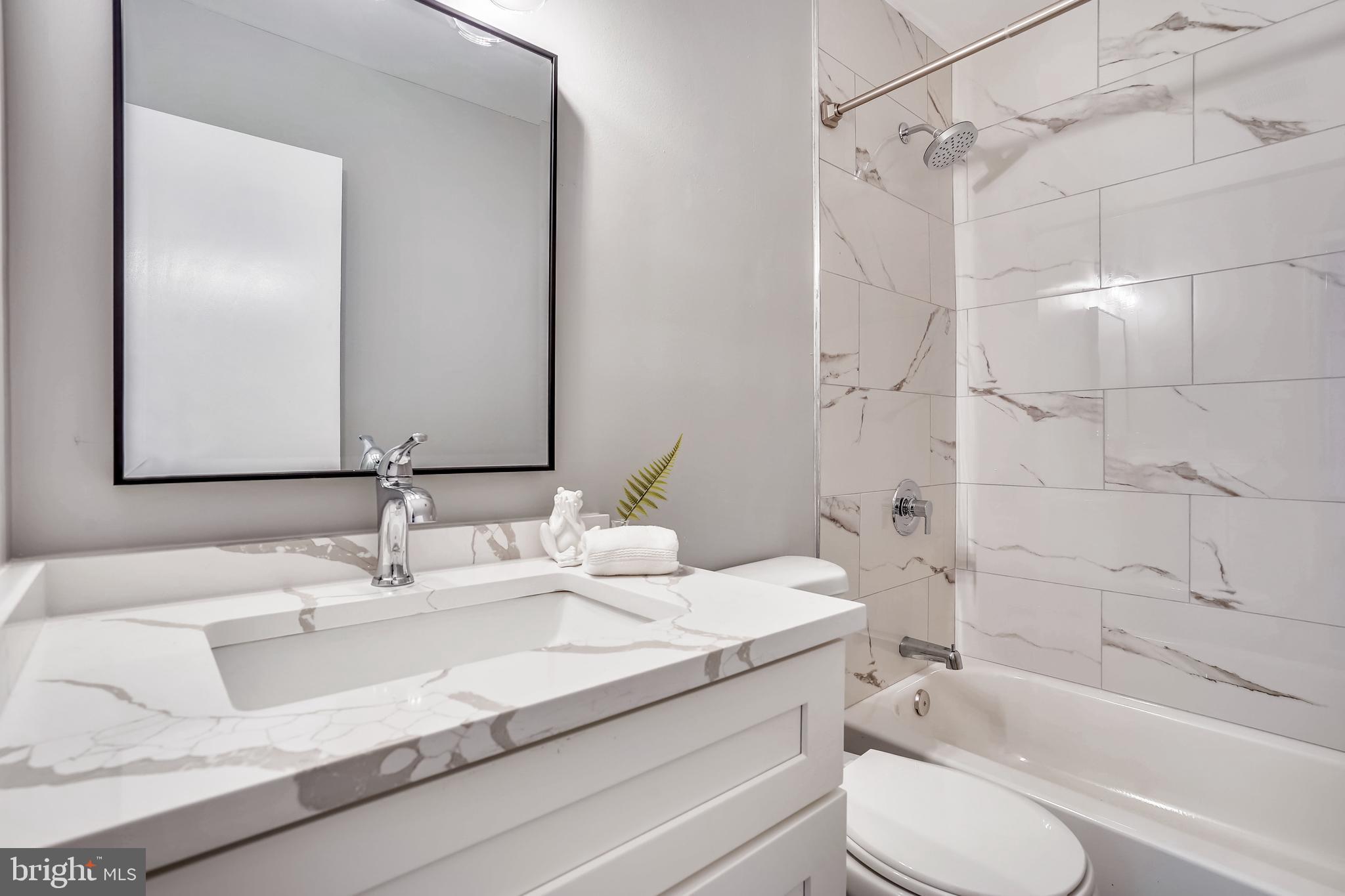 15111 Philip Lee Road Chantilly, VA 20151 - Photo 4 of 50