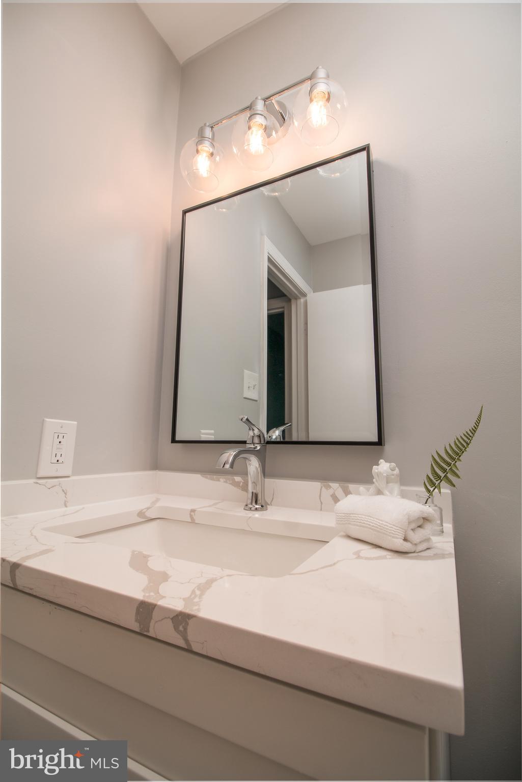 15111 Philip Lee Road Chantilly, VA 20151 - Photo 5 of 50