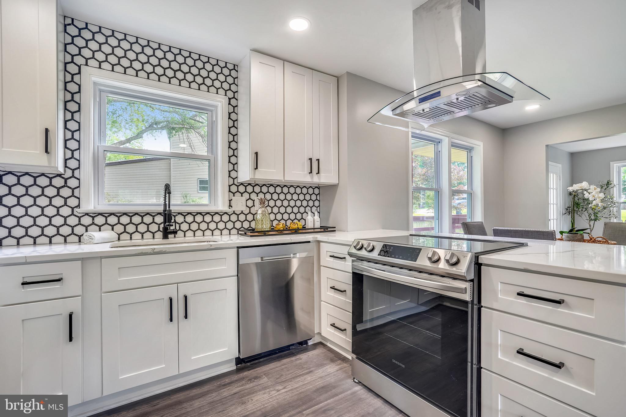 15111 Philip Lee Road Chantilly, VA 20151 - Photo 7 of 50