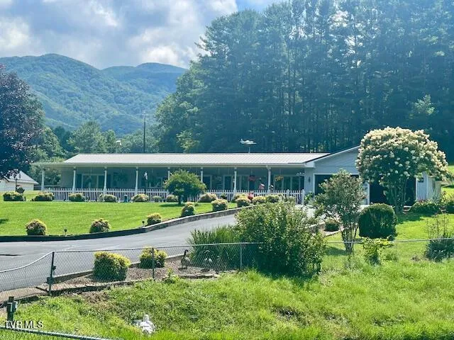 $694,000 | 121 Elisha Garland Road, Roan Mountain, TN 37687