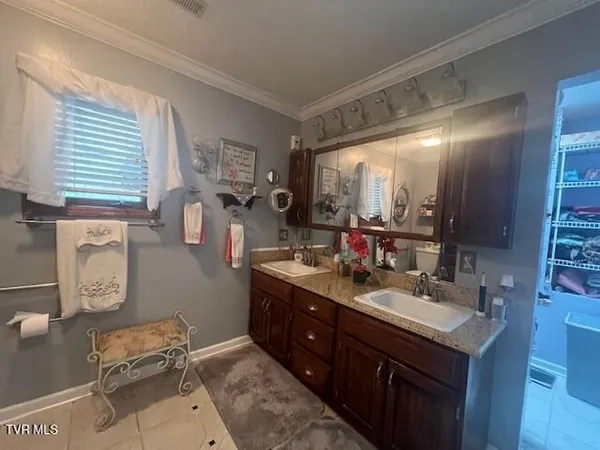 $694,000 | 121 Elisha Garland Road, Roan Mountain, TN 37687