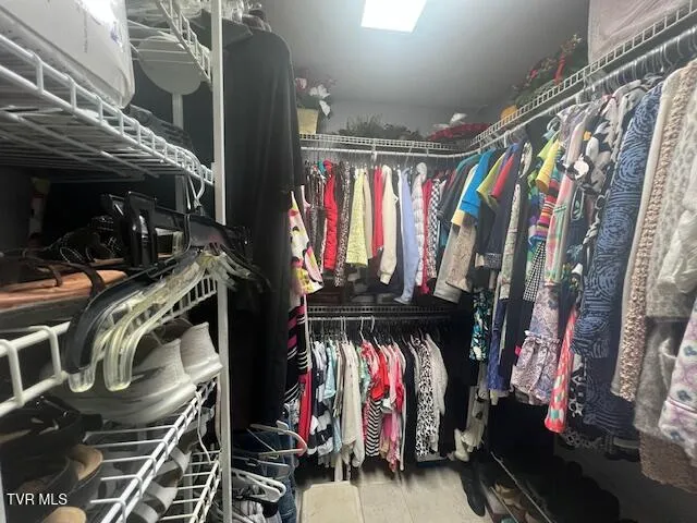 $694,000 | 121 Elisha Garland Road, Roan Mountain, TN 37687