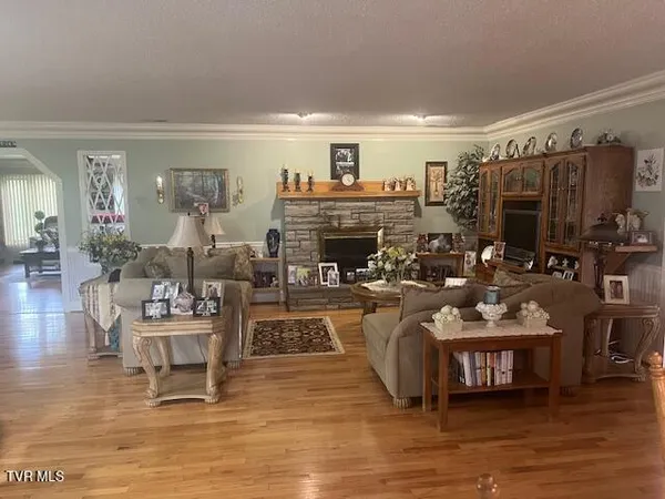 $694,000 | 121 Elisha Garland Road, Roan Mountain, TN 37687