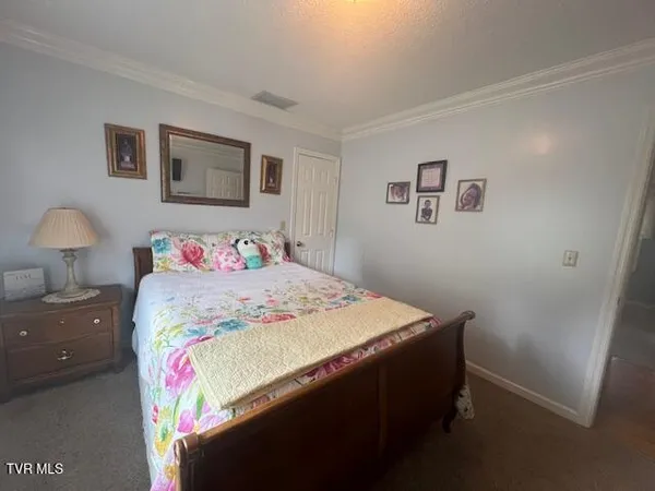 $694,000 | 121 Elisha Garland Road, Roan Mountain, TN 37687