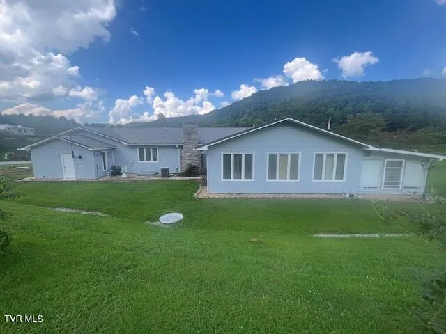 $694,000 | 121 Elisha Garland Road, Roan Mountain, TN 37687